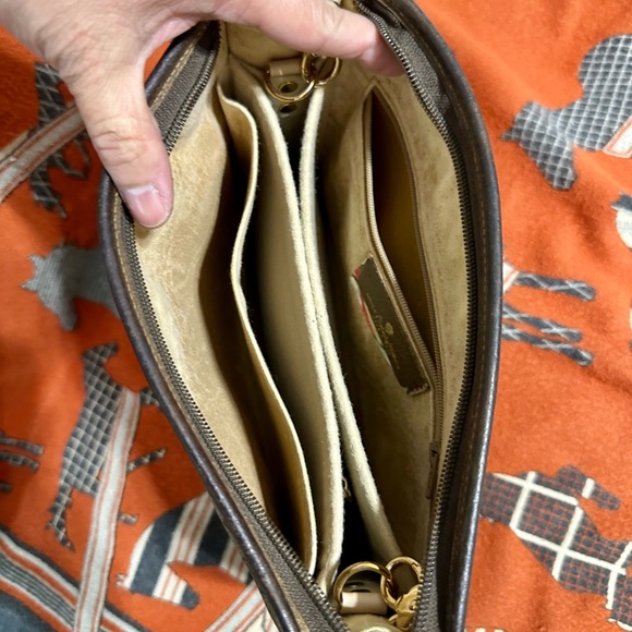 GUCCI ❤️🌟 GG MONOGRAM CLUTCH ⭐️ - Picture 6 of 12